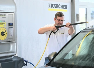 “Clean Park” на Kärcher обобщава идеята за място, на което човек може да почисти основно автомобила си
