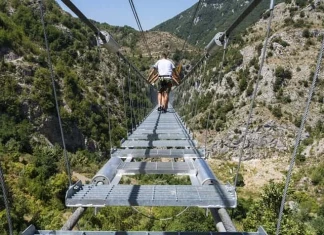 Въжен мост Кастелсарачено