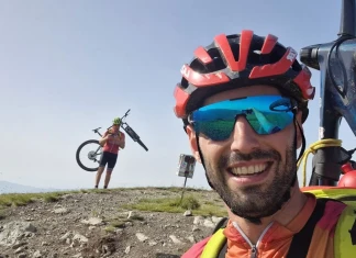 Петър Матов стартира опит за рекорд по Е8 Петър Матов ще атакува рекорда за преминаване на Ком-Емине с колело