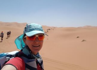 Венелина Емилова на Marathon des Sables в Сахара (снимка: личен архив)
