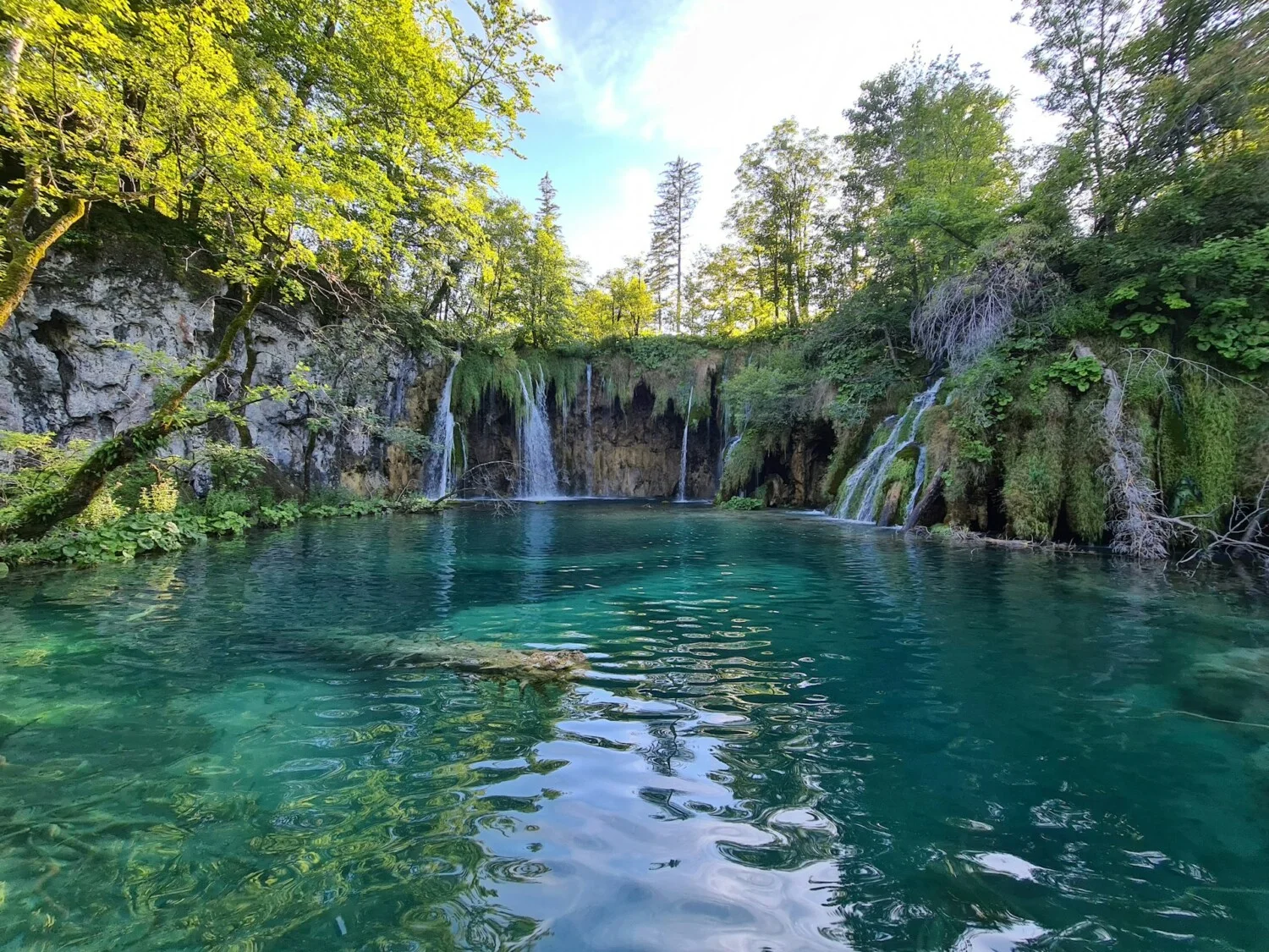 1 plitvice Barbara-Sipek- Unsplash