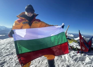 Химлунг Химал (7126 м) e седмият „български” седемхилядник Мария Христова на в. Химлунг Химал (7126 м)