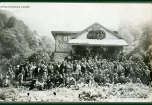 Историята на хижа „Васил Левски“ („Юмрукчал“)