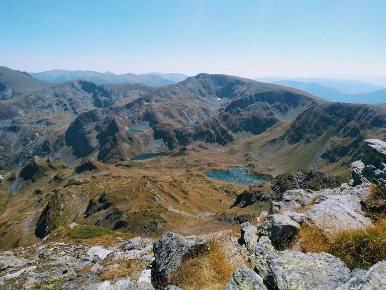 Урдини езера, гледани от вр. Дамга 