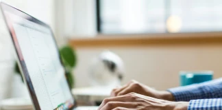 Как се избират лаптопи за служителите?