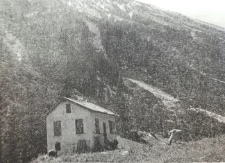 Историята на хижа „Бъндерица“ Първата сграда на х. Бъндерица или Царската хижа