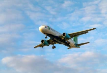 Къде е най-доброто място да търсите евтини полети? Самолет