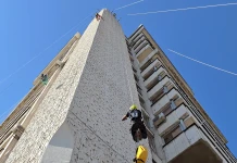 Незрящият Виктор Асенов се изкачи 60 м по фасадата на най-високата сграда в Пазарджик Незрящият Виктор Асенов се изкачи 60 м по фасадата на най-високата сграда в Пазарджик