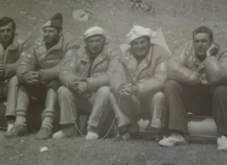 Васил Стойчев – доайенът на пловдивския алпинизъм Васил Стойчев, по средата