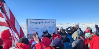 Ежегодно преместват маркера на Южния полюс