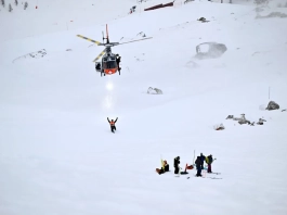 Франция обмисля такси за спасяване на безразсъдни туристи Спасителна акция близо до Шамони