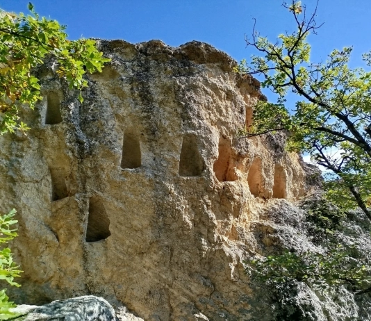 Светилищата в България: Глухите камъни Gluhite kamani Maria Nalbantova