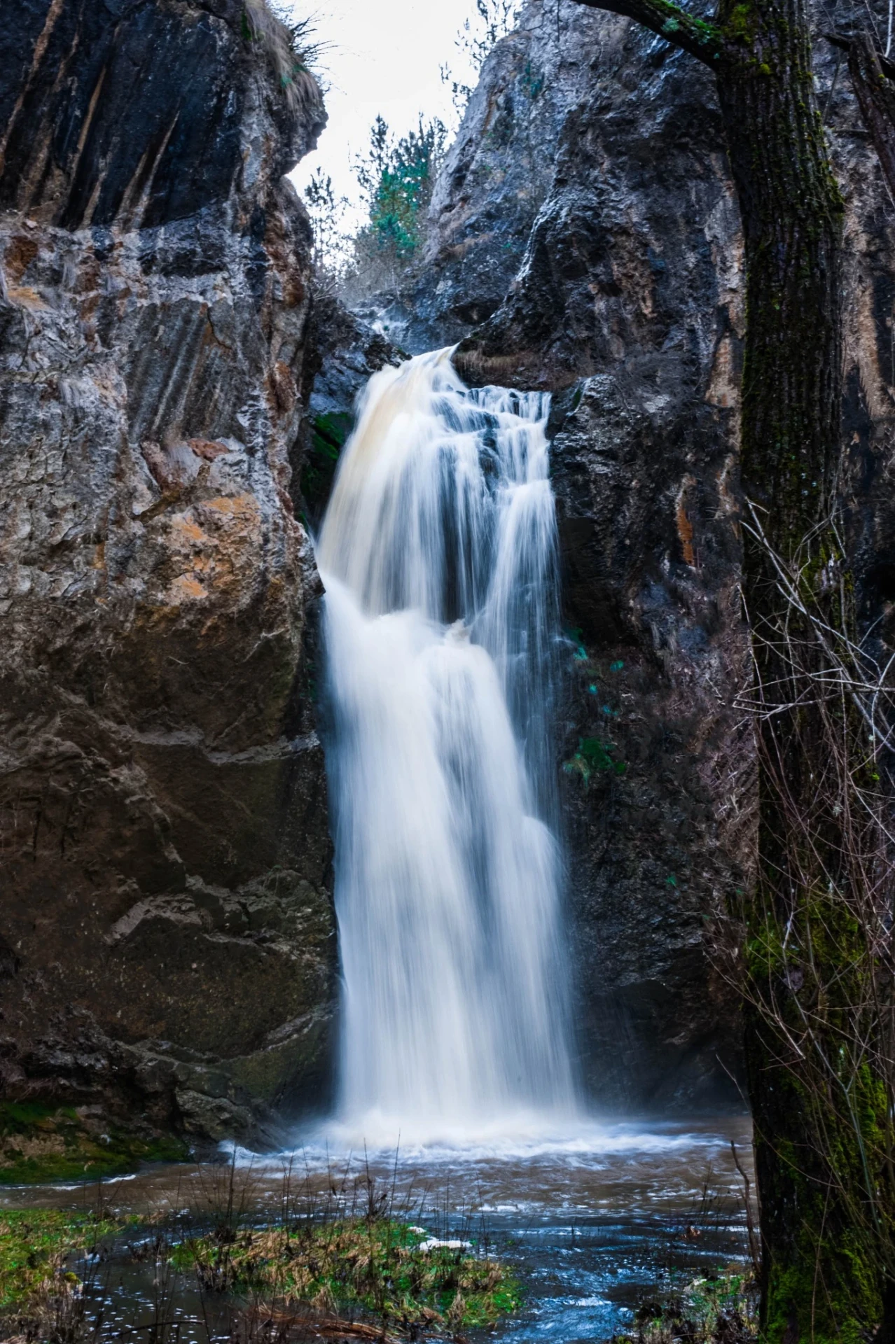 Водопад Котлите