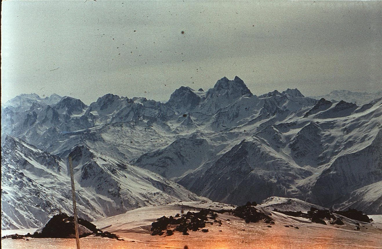 Поглед към вр. Ужба (Кавказ ’83 – лагер-сбор за „Еверест ’84“)