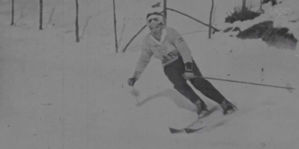 Якобина Якобсдотир лети по белите писти, 1956 г.