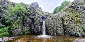 Летовнишки водопад: тихо присъствие и магия Летовнишки водопад