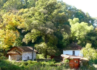Шумският манастир „Св. Архангел Михаил“