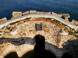 Памет във водата: потопената църква в язовир „Жребчево“ Потопената църква в язовир „Жребчево“