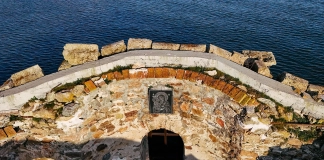 Памет във водата: потопената църква в язовир „Жребчево“ Потопената църква в язовир „Жребчево“