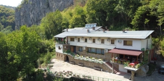 Хижа „Бачо Киро“ Хижа „Бачо Киро“