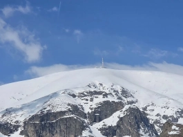 Връх Ботев през зимата (сняг)