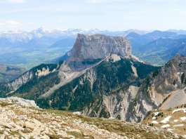 Мон Егюий: „Недостъпната планина“ и раждането на алпинизма Мон Егюйи (Mont Aiguille, 2087 м)