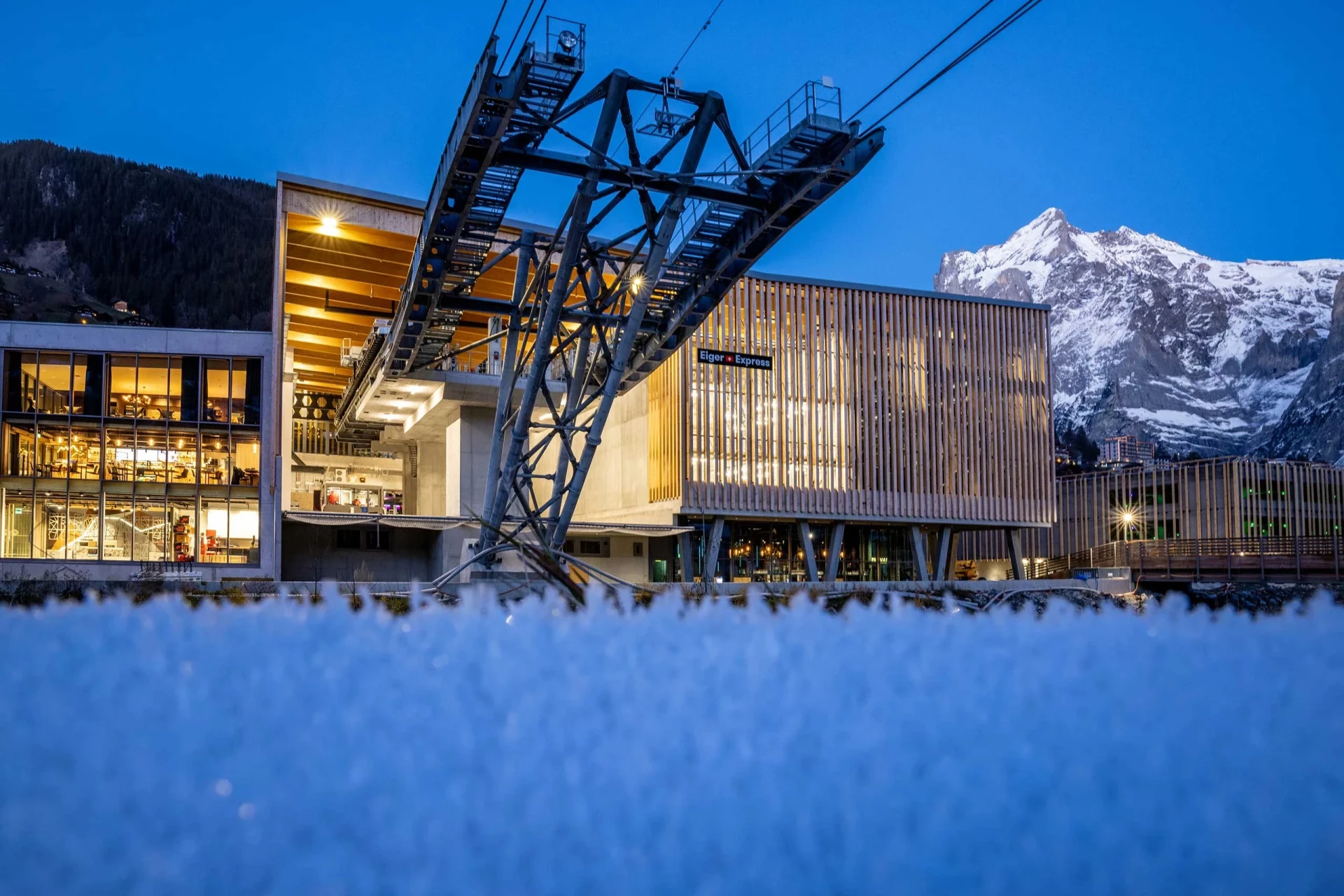 Кабинковият лифт Eiger Express