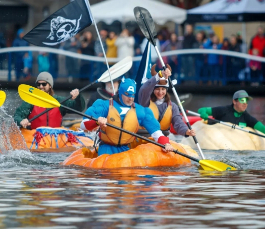 Регата с аграрен оттенък: когато тиквата се превърне в кану West Coast Giant Pumpkin Regatta